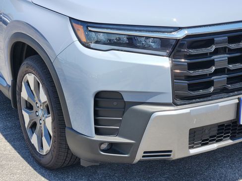 New 2026 Honda Pilot Touring image 10