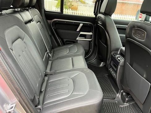 Used 2022 Land Rover Defender 110 X-Dynamic SE AWD/4WD image 28