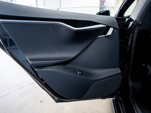 Used 2019 Tesla Model S AWD image 49