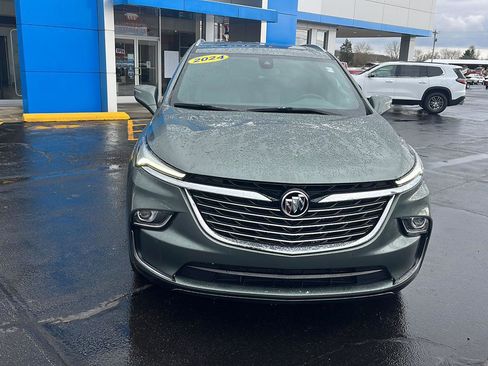 Used 2024 Buick Enclave Essence w/ Experience Buick Package image 8