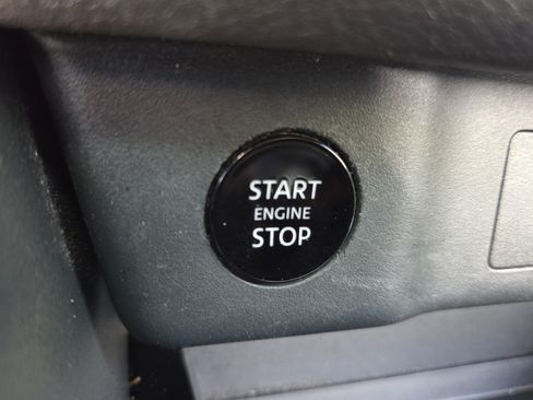 Used 2024 Nissan Rogue SV FWD image 29