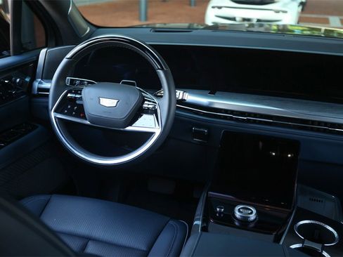 Used 2025 Cadillac Escalade IQ Sport 2 w/ LPO, ONYX Package image 41