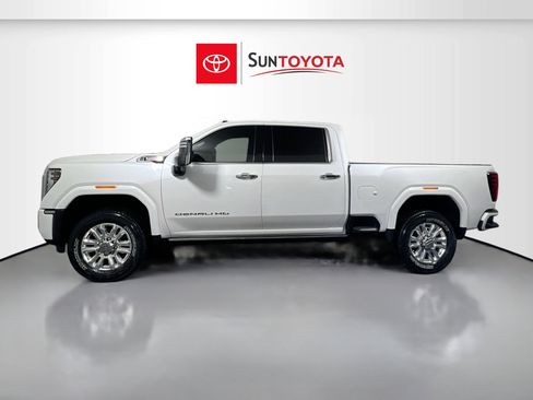 Used 2024 GMC Sierra 3500 Denali w/ Denali Reserve Package AWD/4WD image 7