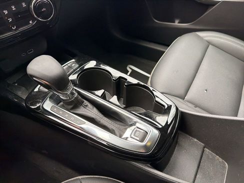 Used 2025 Chevrolet Trax ACTIV w/ Sunroof Package FWD image 13