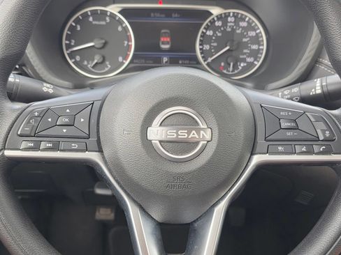 Used 2025 Nissan Sentra SV FWD image 31