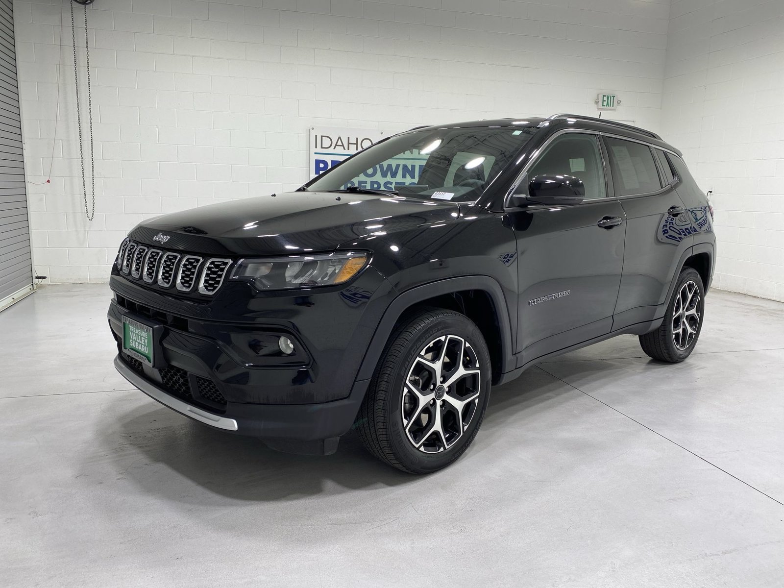 Used 2025 Jeep Compass Limited AWD/4WD image 4