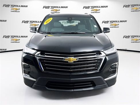 Used 2023 Chevrolet Traverse LT w/ LT Premium Package image 2