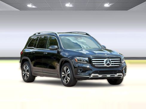 Used 2025 Mercedes-Benz GLB 250 image 7