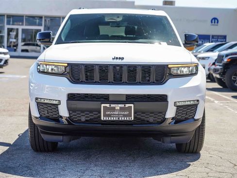 New 2025 Jeep Grand Cherokee L Limited w/ Luxury Tech Group II image 4