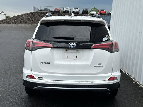 Used 2018 Toyota RAV4 SE w/ Advanced Technology Package AWD/4WD image 6