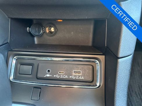 Certified 2025 Subaru Ascent Premium AWD/4WD image 17