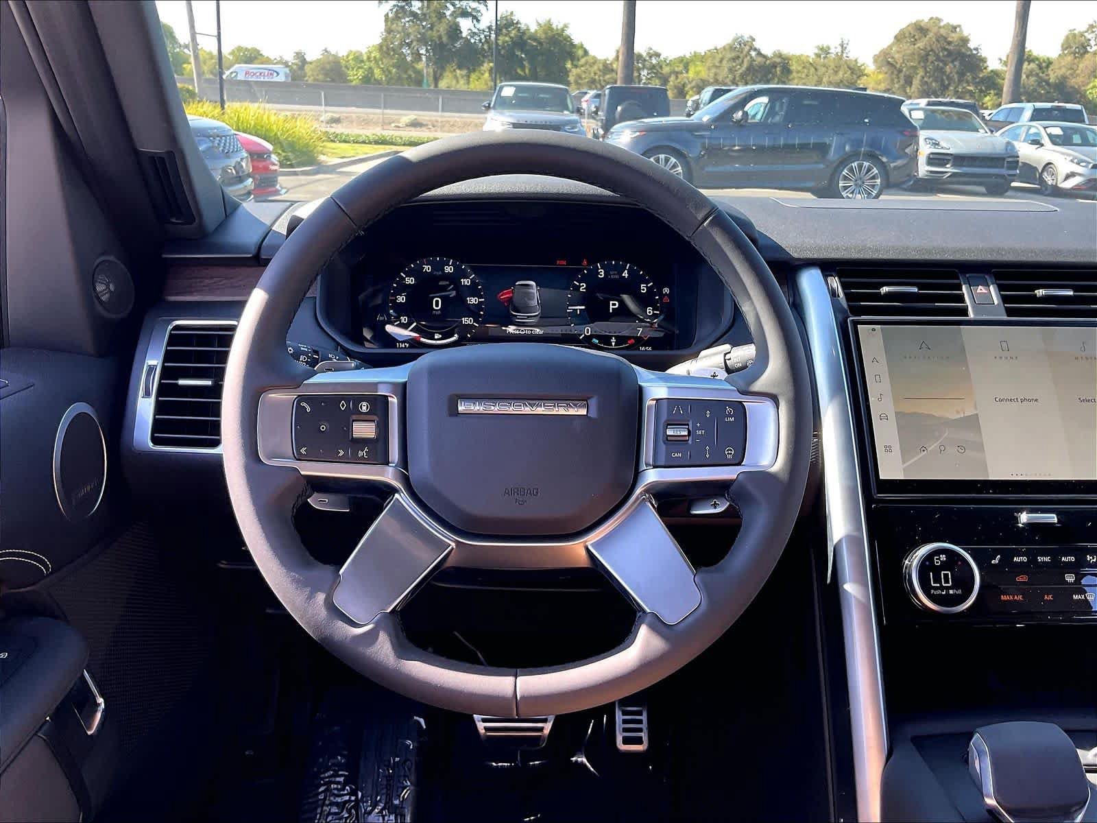 New 2026 Land Rover Discovery Dynamic SE AWD/4WD image 15