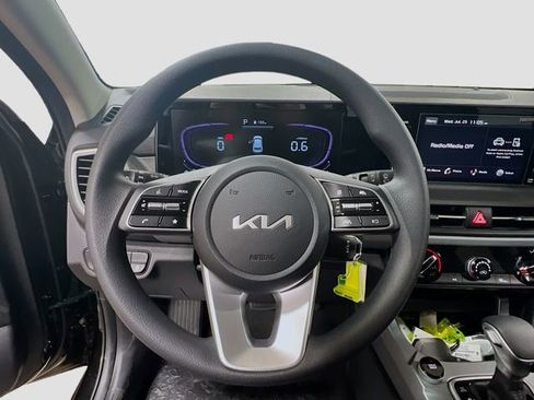 New 2026 Kia Seltos LX image 11