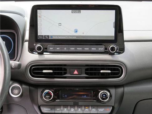Used 2023 Hyundai Kona Limited w/ Cargo Package FWD image 7
