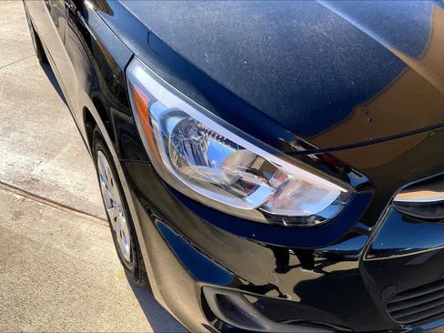 Used 2015 Hyundai Accent GLS image 25