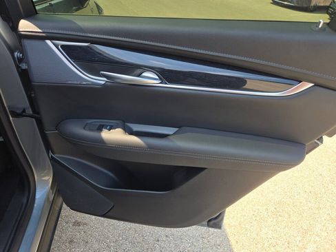 New 2025 Cadillac XT5 Premium Luxury image 10