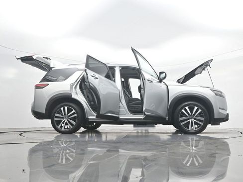 Used 2023 Nissan Pathfinder Platinum AWD/4WD image 46