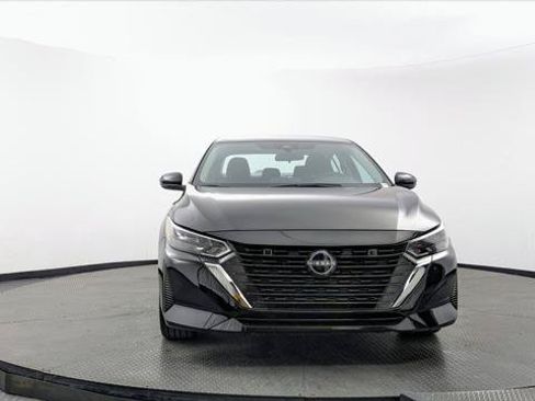 Used 2025 Nissan Sentra SR FWD image 12