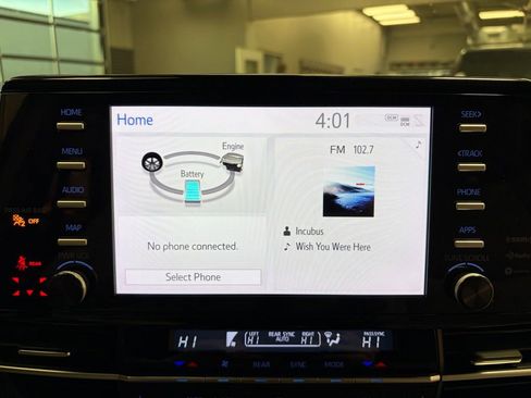 Used 2022 Toyota Sienna XLE image 18