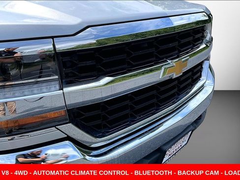 Used 2018 Chevrolet Silverado 1500 LT w/ All Star Edition AWD/4WD image 32