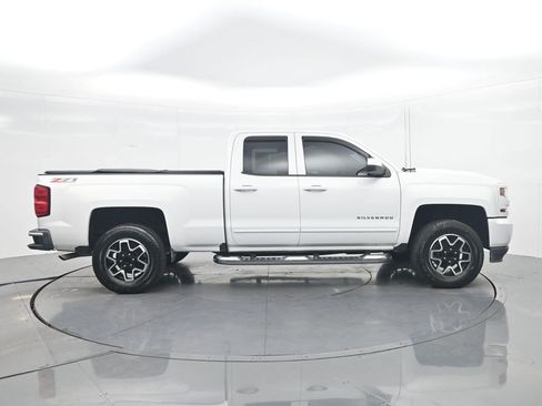 Used 2017 Chevrolet Silverado 1500 LT w/ All Star Edition AWD/4WD image 4