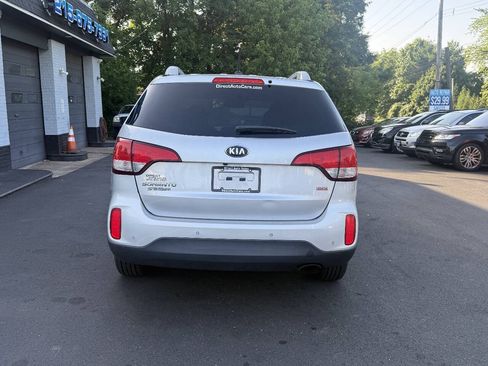 Used 2015 Kia Sorento LX AWD/4WD image 9