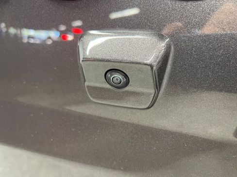 Used 2022 Jeep Gladiator Overland AWD/4WD image 7