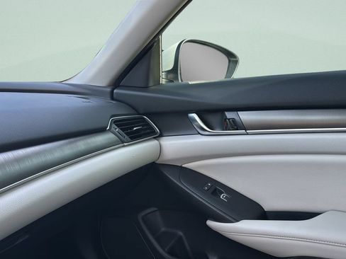 Used 2019 Honda Accord LX image 30