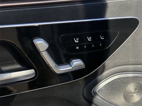 Used 2022 Mercedes-Benz EQS 450+ Sedan image 27