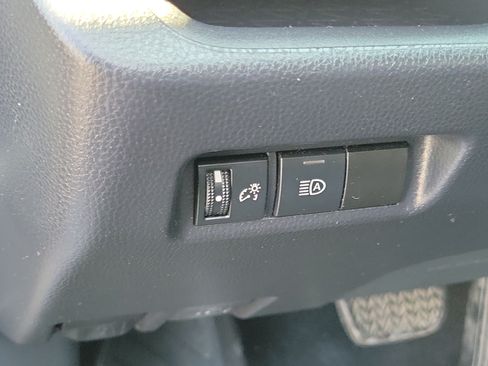 Certified 2021 Toyota RAV4 XLE FWD image 20