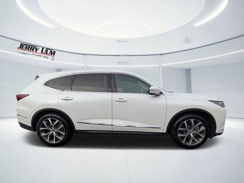 Used 2022 Acura MDX SH-AWD w/ Technology Package image 2
