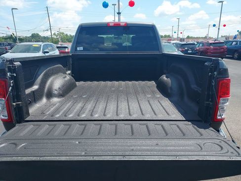 Used 2021 RAM 2500 Tradesman w/ Chrome Appearance Group AWD/4WD image 14