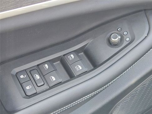 Certified 2025 Jeep Grand Cherokee L Limited AWD/4WD image 28