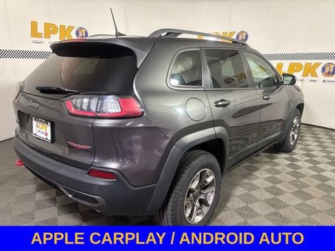 Used 2019 Jeep Cherokee Trailhawk w/ Comfort/Convenience Group AWD/4WD image 3