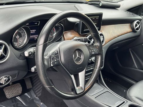 Used 2015 Mercedes-Benz GLA 250 image 17