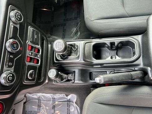 Used 2018 Jeep Wrangler Unlimited Sport S image 16