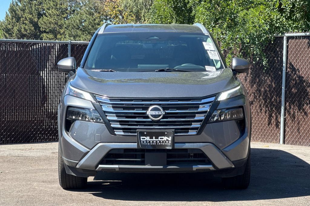 Used 2026 Nissan Rogue SL AWD/4WD image 12