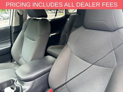 Used 2025 Toyota RAV4 XLE AWD/4WD image 10