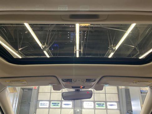 Used 2017 Subaru Outback 2.5i Limited image 30