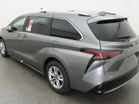 New 2026 Toyota Sienna Limited FWD image 5