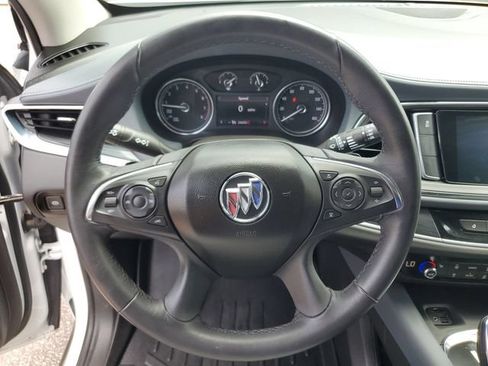 Used 2021 Buick Enclave Essence FWD image 19