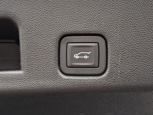 Used 2025 GMC Acadia Elevation image 33