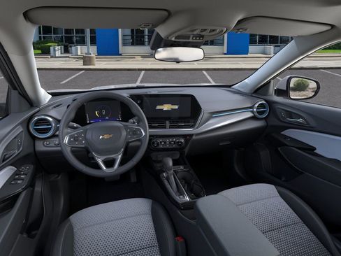 New 2026 Chevrolet Trax LT w/ Sunroof Package FWD image 15