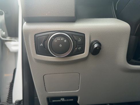 Used 2017 Ford F250 XL w/ Power Equipment Group AWD/4WD image 15