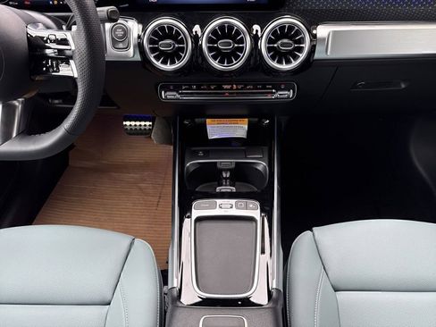 New 2026 Mercedes-Benz GLB 250 4MATIC image 24