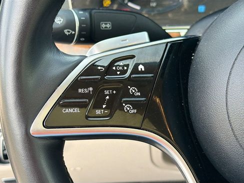 Used 2023 Mercedes-Benz E 350 4MATIC Sedan w/ Premium Package image 18