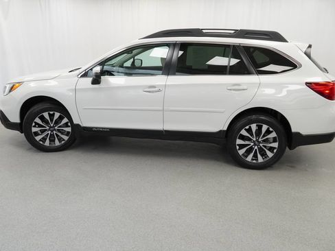 Used 2016 Subaru Outback 2.5i Limited AWD/4WD image 18