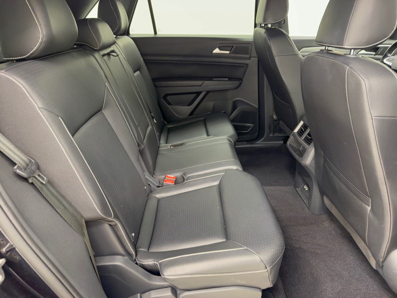 Used 2020 Volkswagen Atlas Cross Sport SE w/ Towing Package FWD image 29