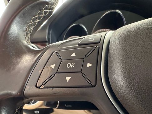 Used 2015 Mercedes-Benz GLK 350 4MATIC image 27