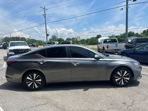 Used 2021 Nissan Altima 2.5 SV FWD image 7